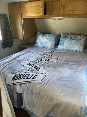 2 bedrooms, bed sheets