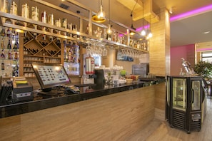 Bar (in der Unterkunft)