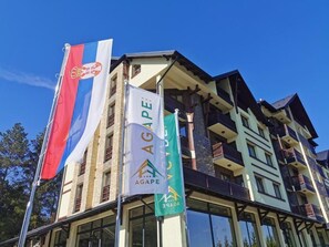 Mặt tiền nơi lưu trú