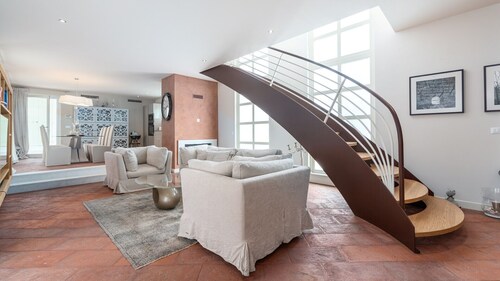 Elegant Villa Rafaelle with pool