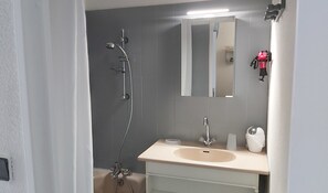 Hair dryer - Studio sur parc, proche centre et télécabine (Briançon)