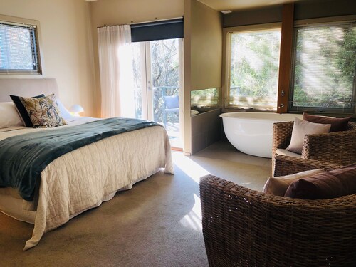 Hepburn hideaway studio spa villa ~ Hepburn and Daylesford