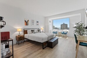 Desk, iron/ironing board, WiFi, bed sheets