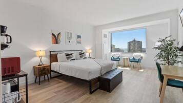 Desk, iron/ironing board, WiFi, bed sheets