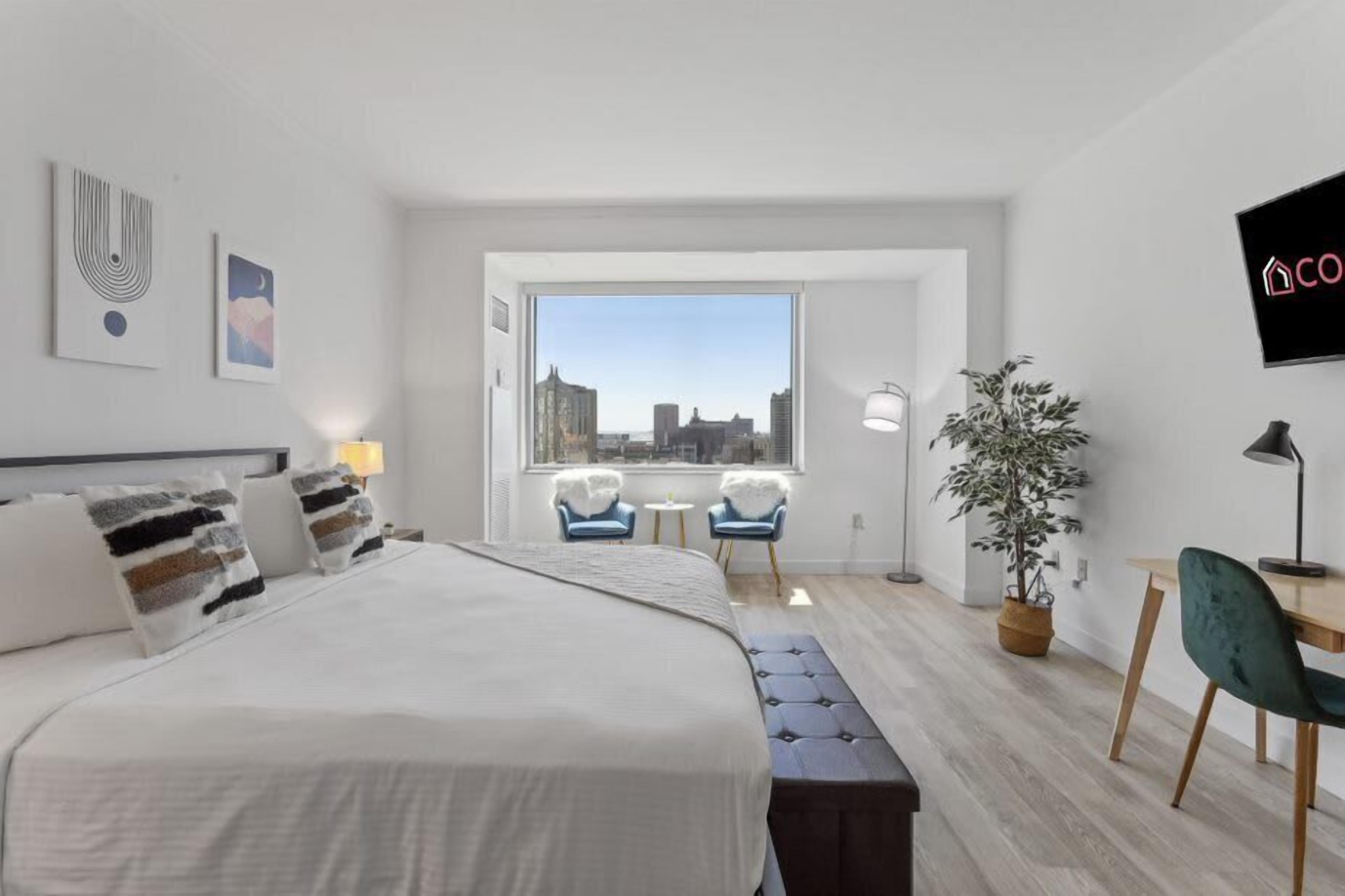 Desk, iron/ironing board, WiFi, bed sheets