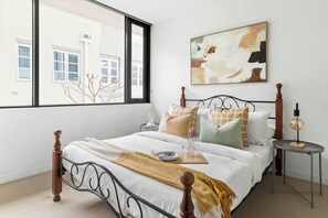 2 habitaciones, tabla de planchar con plancha, wifi y ropa de cama 