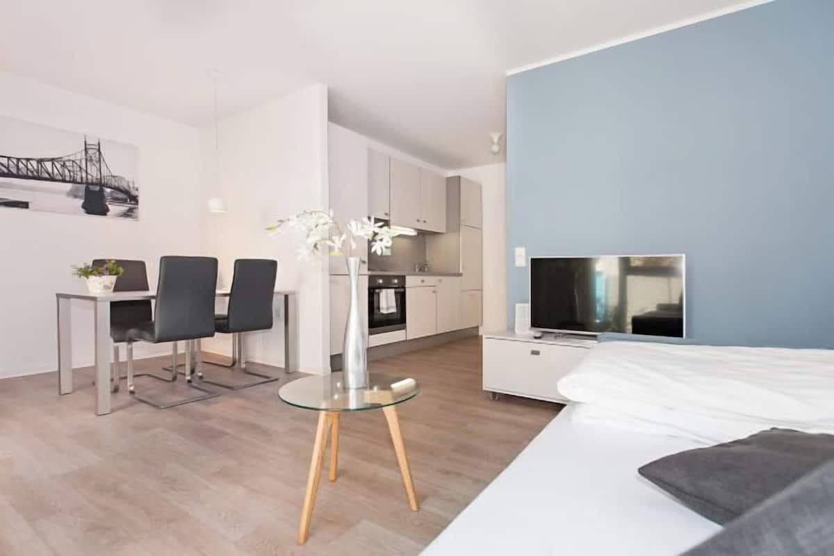 Acceso a internet y ropa de cama