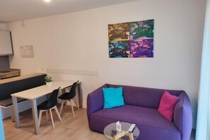 Internet, bed sheets