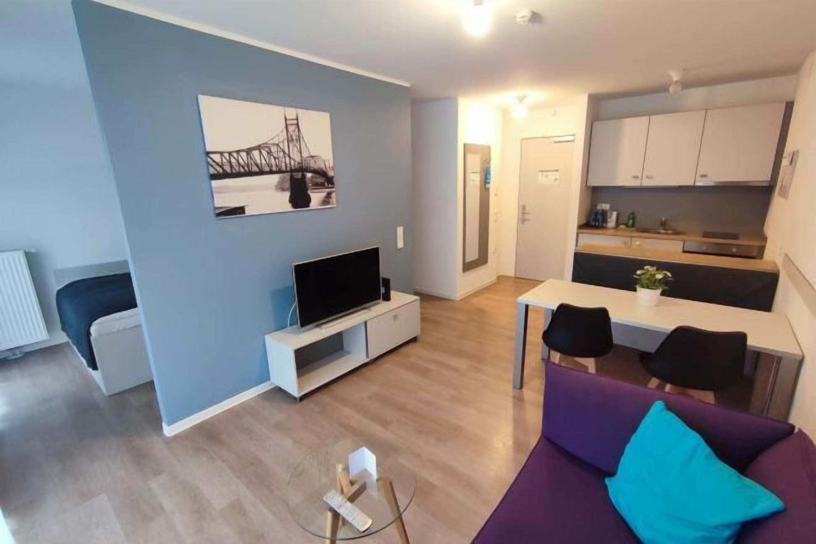 Acceso a internet y ropa de cama 