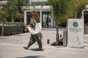 Vista frontal de la propiedad