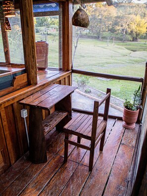 Chalé Pleiades | Living area - Vila Cósmica (Cunha)
