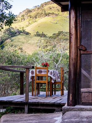 Chalé Pleiades | Living area - Vila Cósmica (Cunha)
