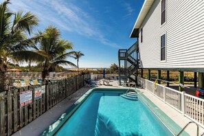 Pool - 2/2 Oceanside Modern Condo with Amazing Ocean View (Treasure Island)