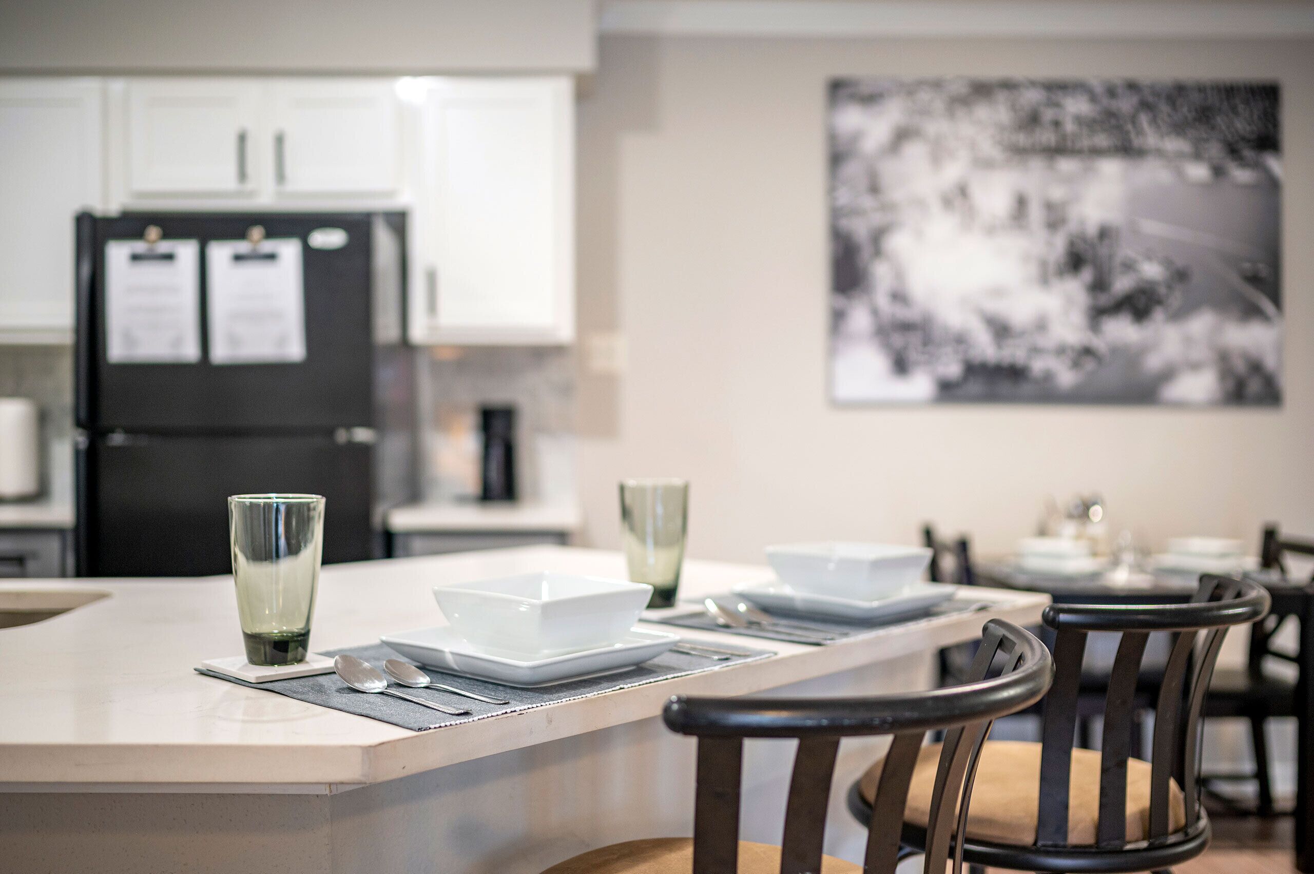 Modern Apartment - Med Center, Downtown
