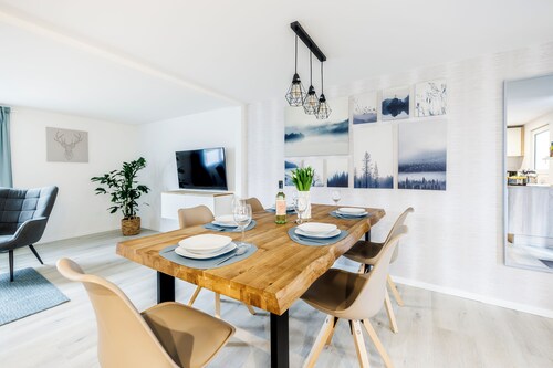 gemütliches Ferienhaus am See I Terrasse I Strand fussläufig I Garten