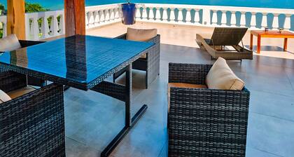 Calypso: City Centre; Penthouse; Private Terrace.