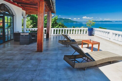 Calypso: City Centre; Penthouse; Private Terrace.