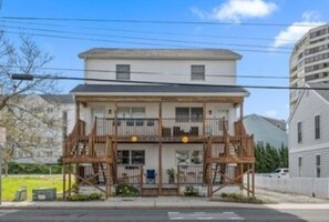 Exterior - OCMD Valhalla Beach Haven 1 Bed/Bath Steps from the Beach! (Ocean City)