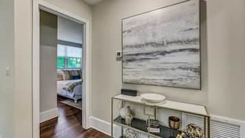 2 dormitorios, tabla de planchar con plancha, wifi y ropa de cama