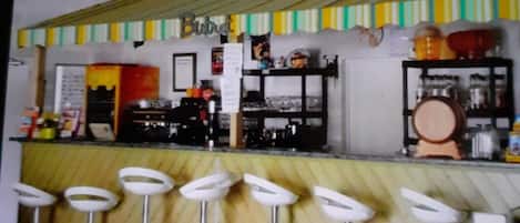 Bar (in der Unterkunft)