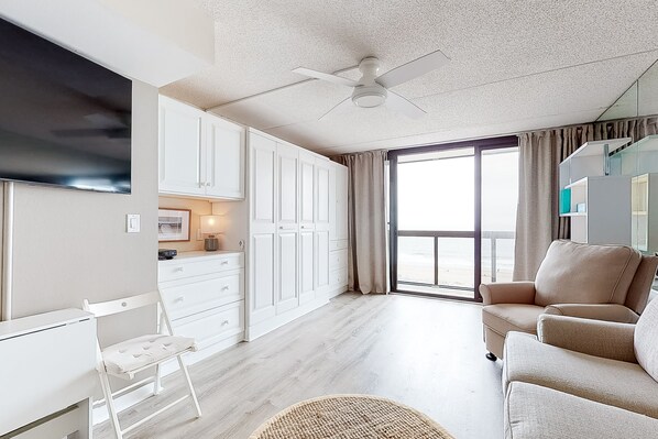 Fernseher, Tischtennisplatte