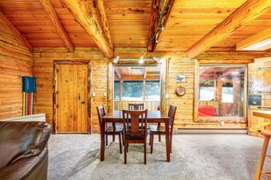 Dining - Rustic mountain cabin with wood stove, spacious deck, private W/D (Girdwood)