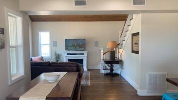 Smart TV, music library, video library, stereo