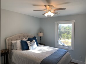 2 bedrooms, desk, free WiFi, bed sheets