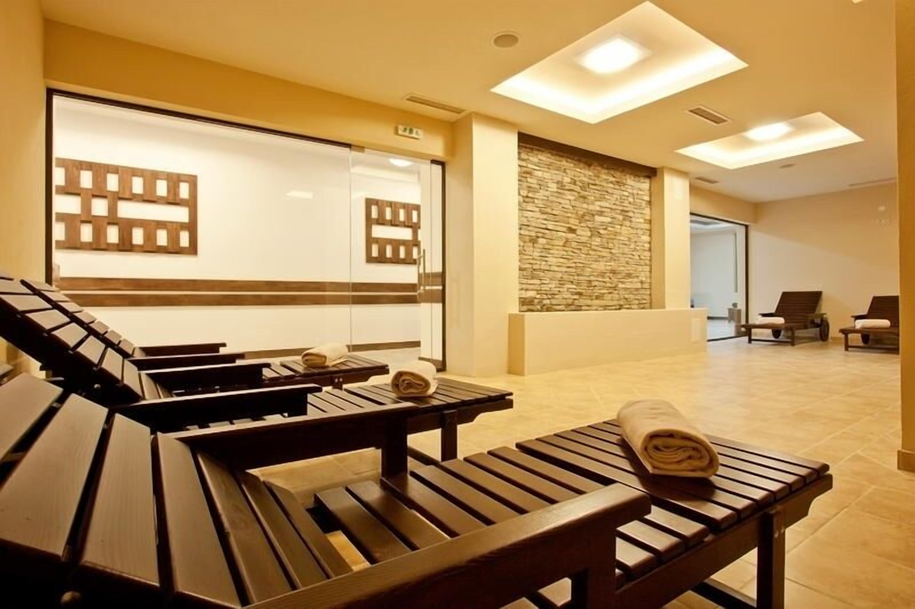 couples treatment room(s), sauna, hot tub, steam room