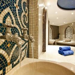 Couples treatment rooms, sauna, hot tub, steam room, Turkish bath