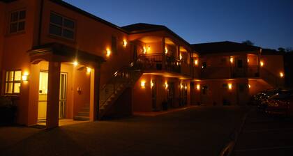 166 Majestic Court Motel