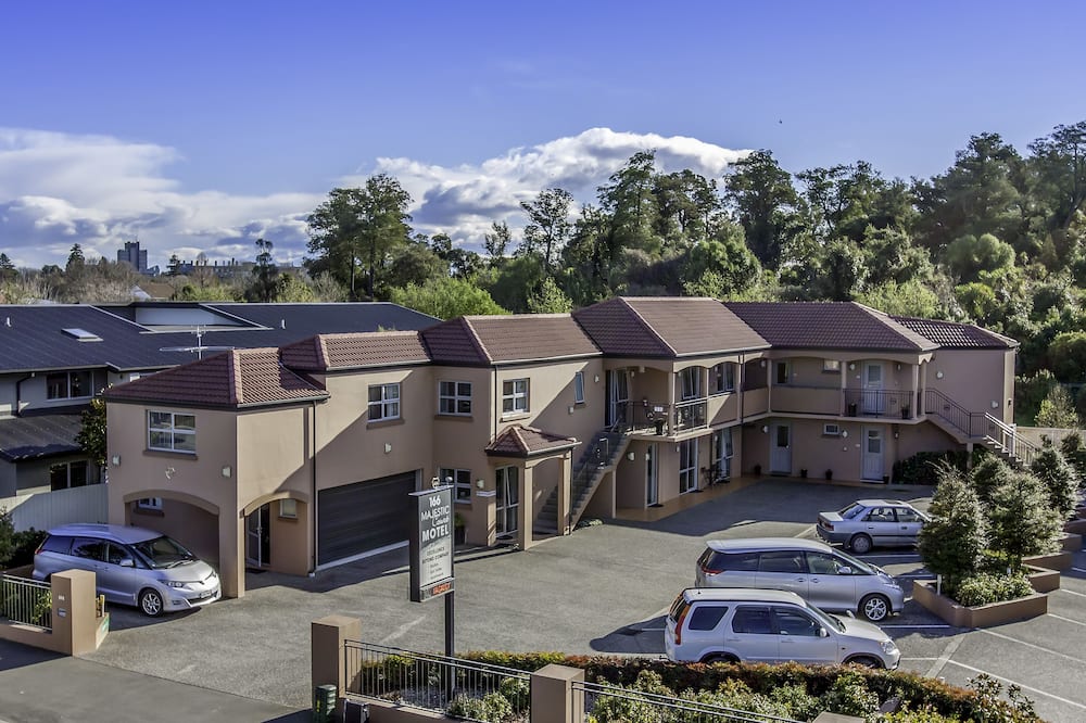 166 Majestic Court Motel