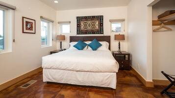 Condo, 2 Bedrooms (3 - Portal) | Iron/ironing board, free WiFi, bed sheets