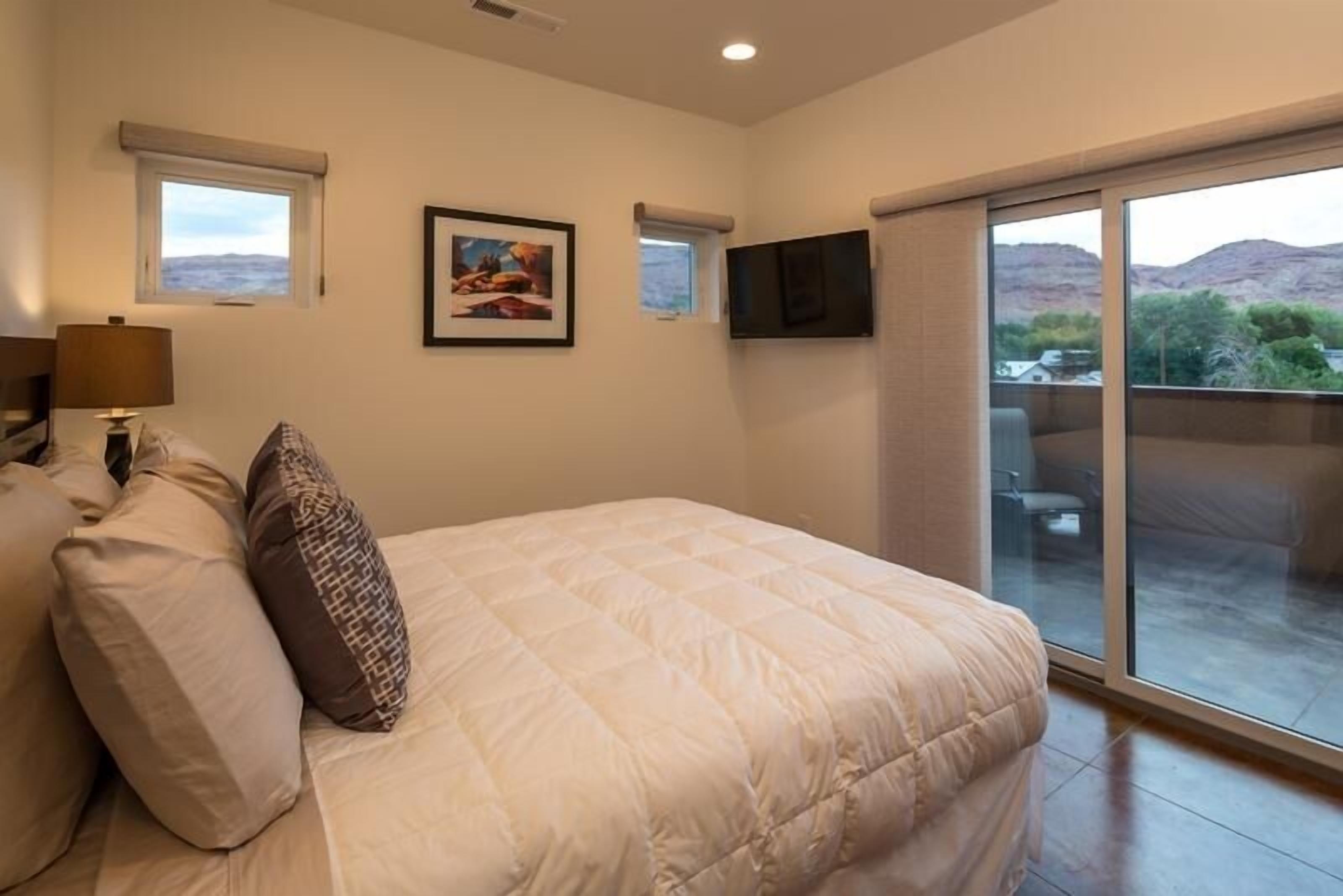 Condo, 3 habitaciones (5 - The Lookout/ with Sofa Sleeper) | Tabla de planchar con plancha, wifi gratis y ropa de cama 