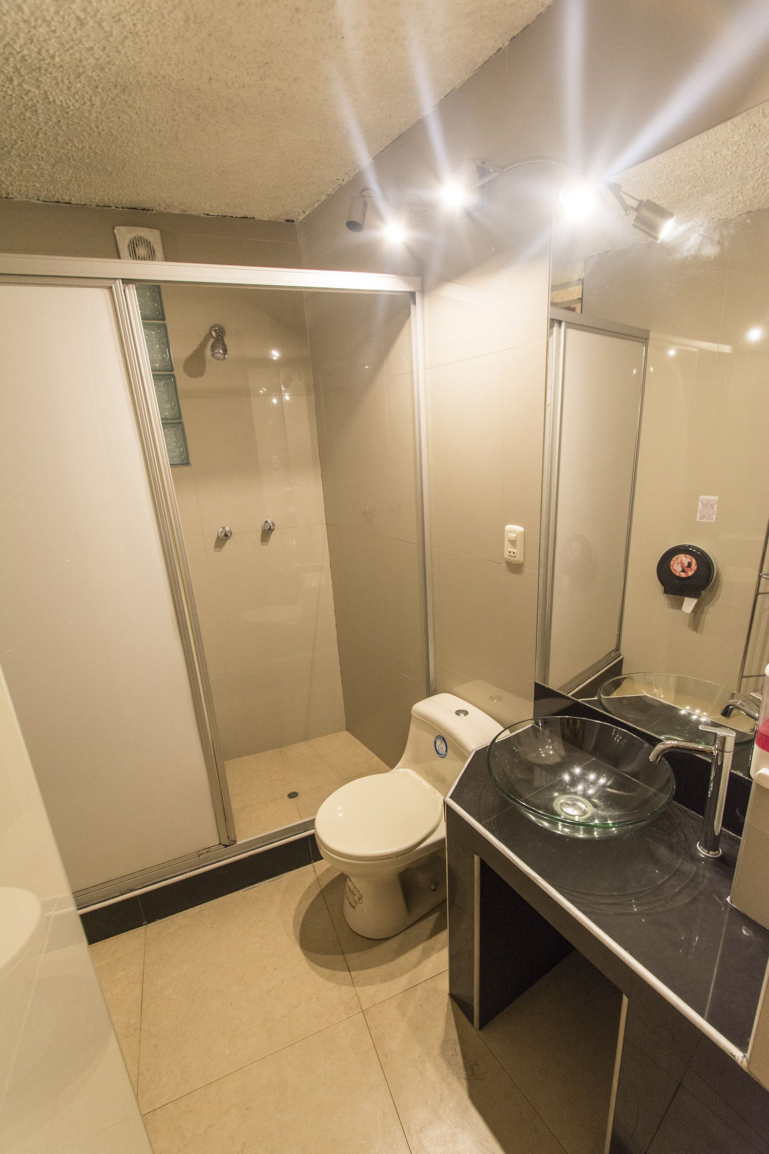 quadruple room | desk, blackout curtains, free wifi, bed sheets