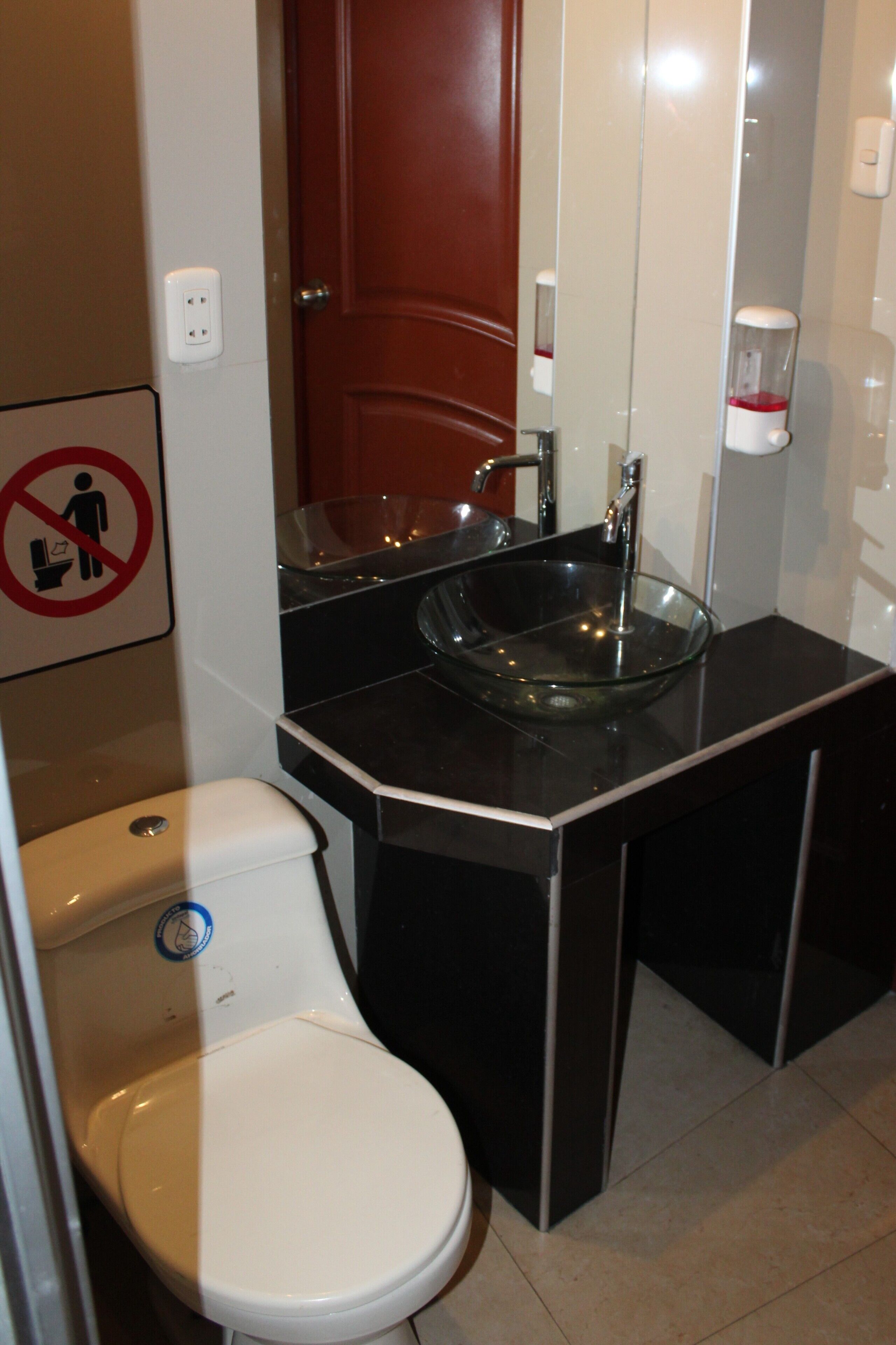 quadruple room | bathroom | shower, towels, soap, shampoo