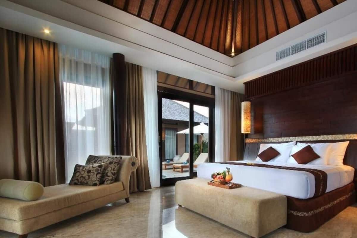 In-room safe, desk, blackout drapes, iron/ironing board