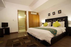 Studio | In-room safe, desk, iron/ironing board, free WiFi