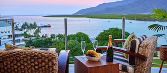 Jack & Newell Holiday Apartments