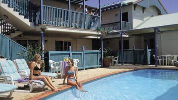 Outdoor pool, pool loungers