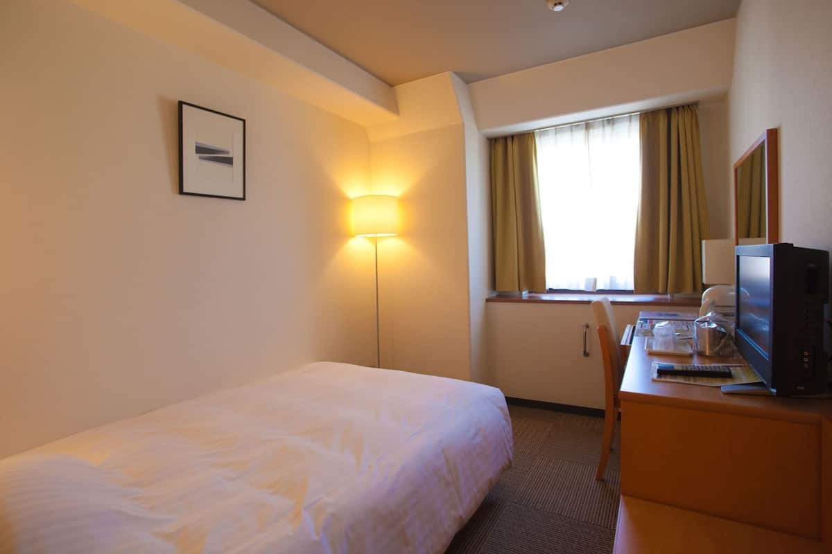 In-room safe, desk, iron/ironing board, free WiFi
