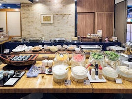 Café da manhã com buffet todos os dias mediante uma taxa