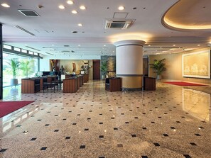 Lobby sitting area - Hotel Lexton Kagoshima (Kagoshima)