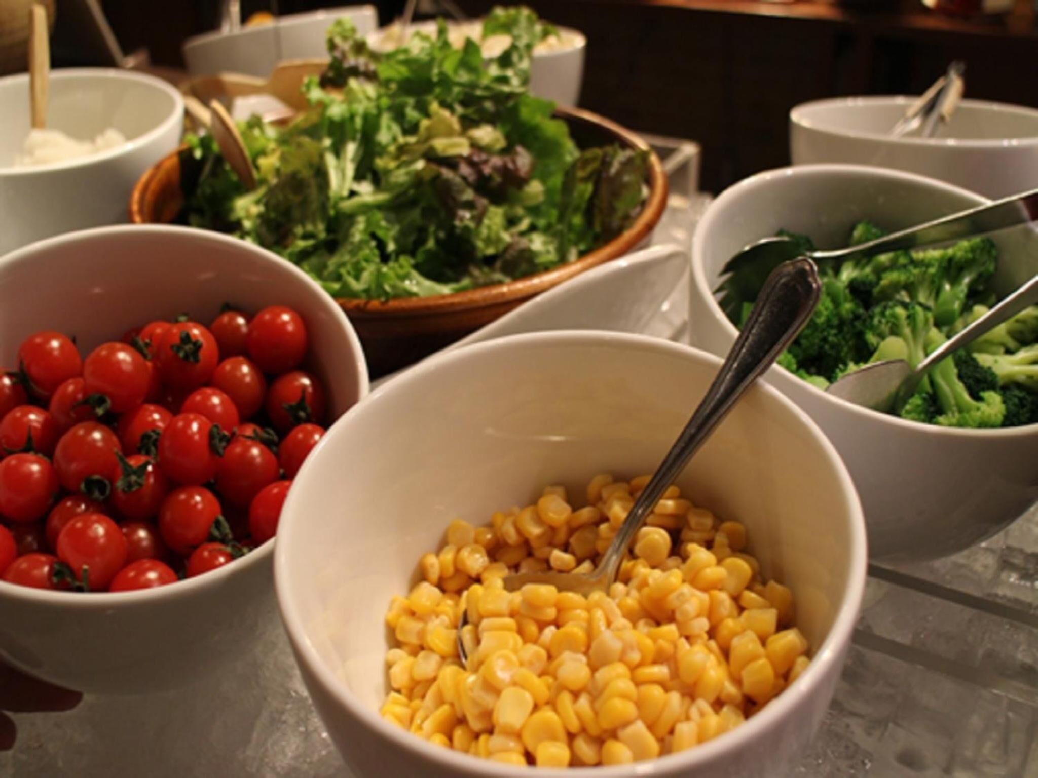 2 restaurants, lunch, dinner served; japanese cuisine