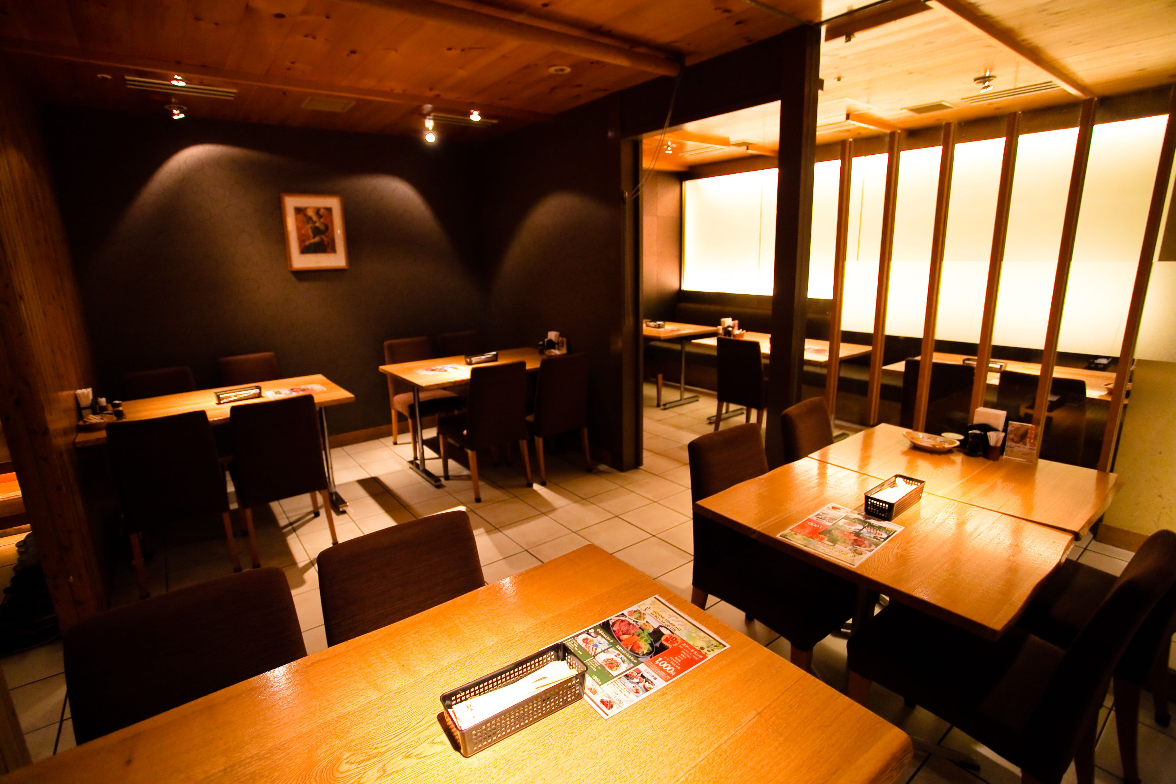 2 restaurants, lunch, dinner served; japanese cuisine