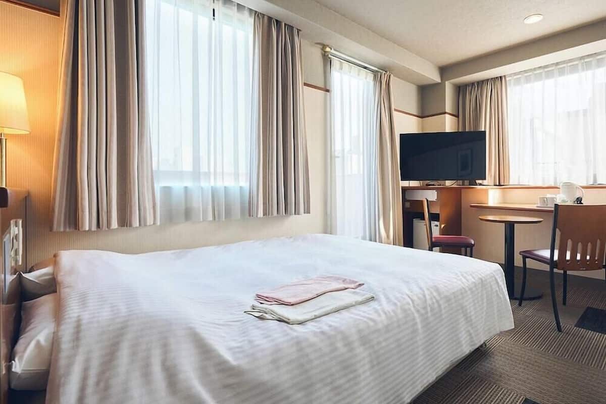 In-room safe, desk, iron/ironing board, free WiFi