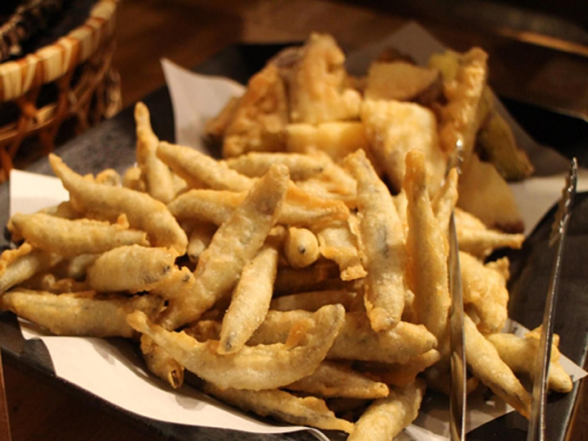 2 restaurants, lunch, dinner served; japanese cuisine