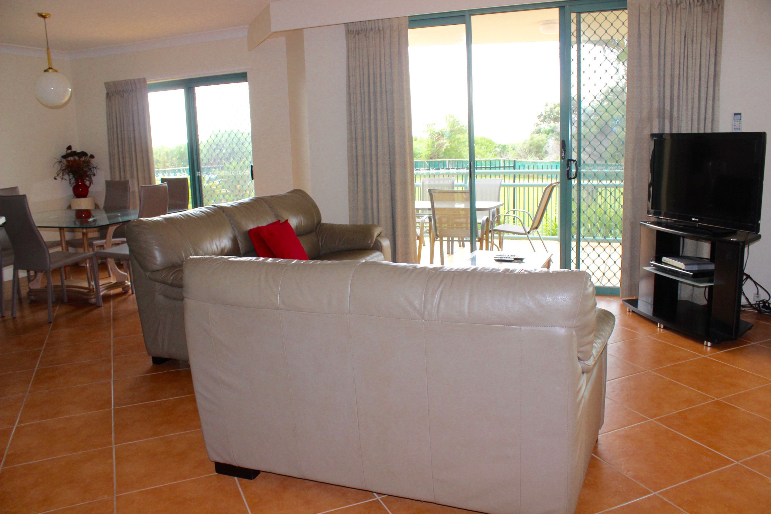 Currumbin Sands Holiday Apartments — image 23