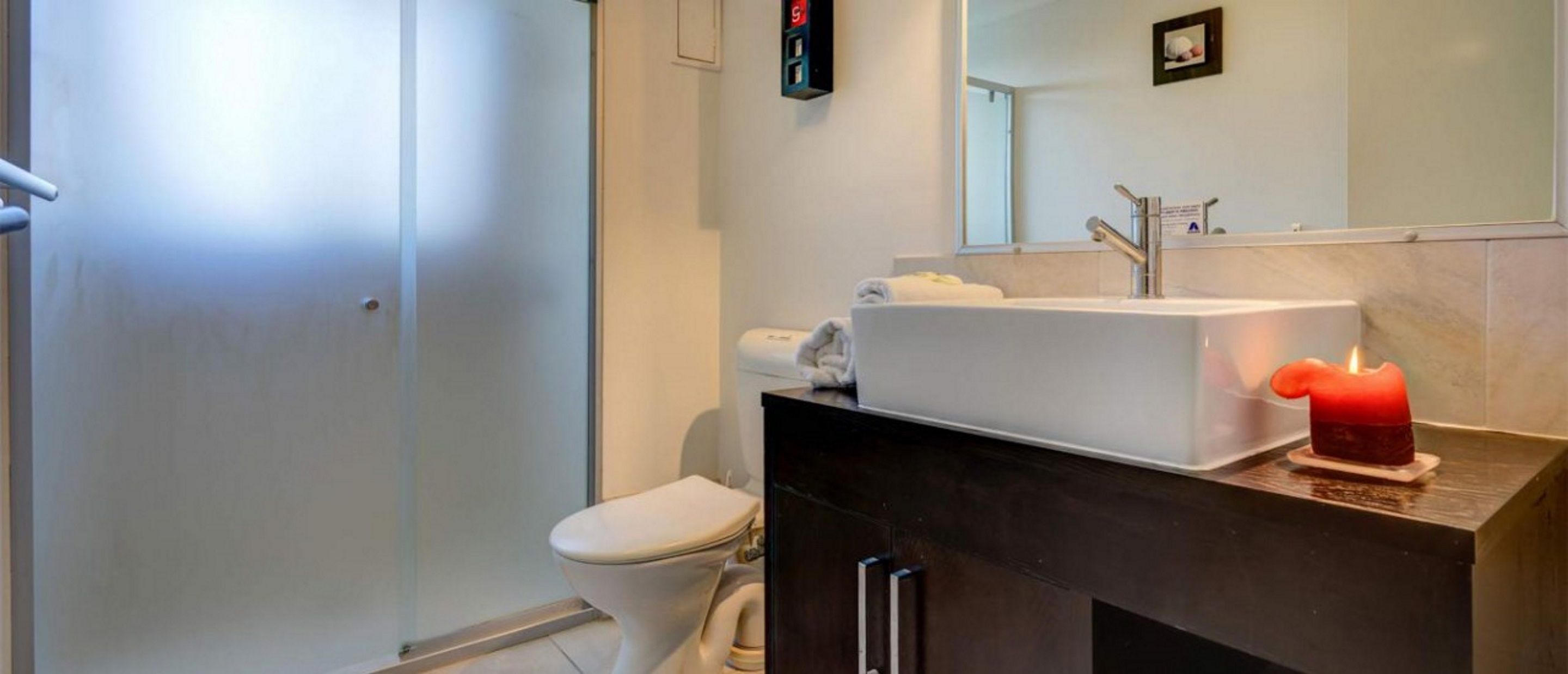 Currumbin Sands Holiday Apartments — image 13