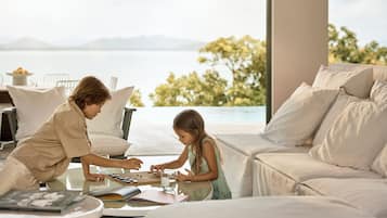 Egyptian cotton sheets, premium bedding, minibar, in-room safe